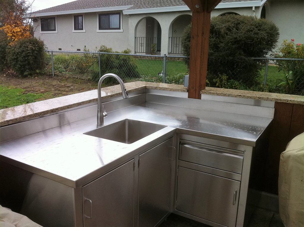 Outdoor BBQs & Cabinets